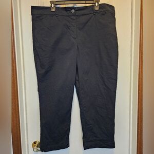 EUC Loft Outlet Black Cropped Pants - 16